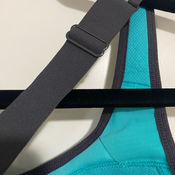 Victoria’s Secret VSX Sport Sport Bra - Picture 4 of 6